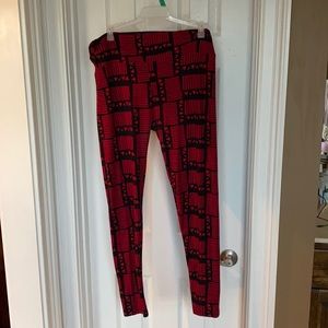 Lularoe Tall and Curvy Leggings EUC